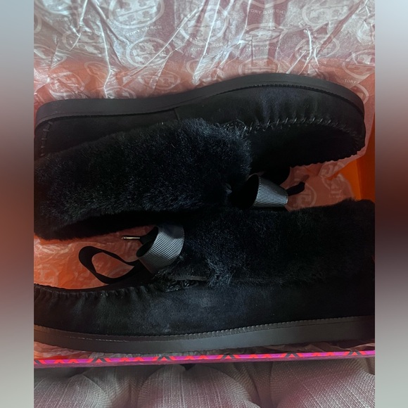 NEW Tory Burch Aberdeen Black Shearling Suede Bow Tie Slip On Slippers size 6 - Picture 8 of 13